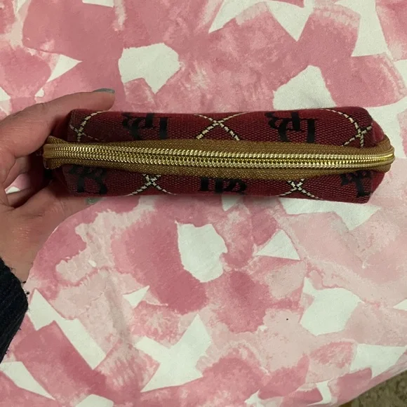 Authentic Dooney & Bourke Red Patterned storage case - Picture 9 of 11